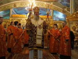 В праздник Светлого Христова Воскресения епископ Чимкентский и Туркестанский Хрисанф совершил Пасхальную великую вечерню в главном храме г. Шымкента