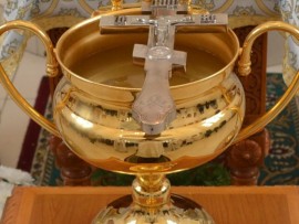 В Крещенский сочельник епископ Варнава совершил Божественную литургию святителя Василия Великого и освящение воды в Михаило-Архангельском храме Павлодара