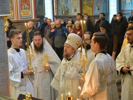 Епископ Каскеленский Геннадий совершил воскресную Божественную Литургию