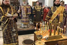 В субботу второй недели Великого поста Управляющий епархии совершил Божественную литургию и поминовение усопших в главном храме епархии