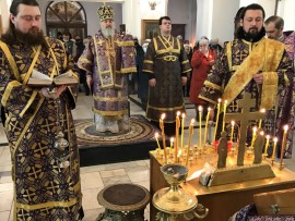 В субботу второй недели Великого поста Управляющий епархии совершил Божественную литургию и поминовение усопших в главном храме епархии