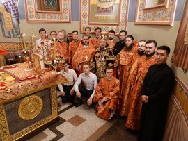 Епископ Каскеленский Геннадий возглавил богослужение Светлого Христова Воскресения во Владимирском храме