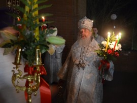В Светлую Пасхальную ночь Управляющий епархии возглавил торжественное богослужение в Благовещенском кафедральном соборе Павлодара