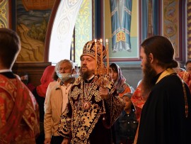 В Неделю 2-ю по Пасхе епископ Каскеленский Геннадий совершил Божественную Литургию во Владимирском храме микрорайона Баганашил