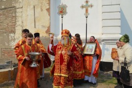 В день празднования иконы Божией Матери «Живоносный Источник» Преосвященный Варнава совершил Литургию в Александро-Невском храме села Иртышск