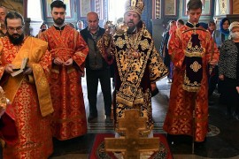 11 мая - день Радоницы епископ Каскеленский Геннадий совершил Литургию в алма-атинском храме во имя равноапостольного князя Владимира