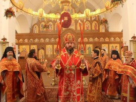 В день Антипасхи епископ Амфилохий совершил Божественную Литургию в Андреевском кафедральном соборе