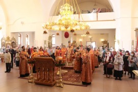 Служение епископа Амфилохия в день Радоницы