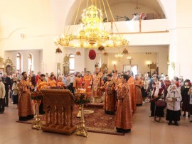 Служение епископа Амфилохия в день Радоницы