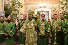 Служение викария Астанайской епархии в праздник Пресвятой Троицы