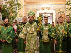 Служение викария Астанайской епархии в праздник Пресвятой Троицы