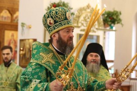 «Приидите, людие, Триипостасному Божеству поклонимся, Сыну во Отце, со Святым Духом...». День Святой Троицы в Усть-Каменогорске.