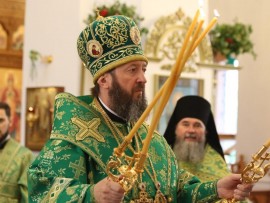 «Приидите, людие, Триипостасному Божеству поклонимся, Сыну во Отце, со Святым Духом...». День Святой Троицы в Усть-Каменогорске.