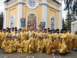 «Весь мир ученьми своими просветившия и вся концы ко Христу приведшия», — град Петропавловск отмечает день своих Небесных покровителей