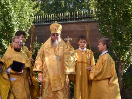 Архиерейская Литургия в праздник святого Александра Невского