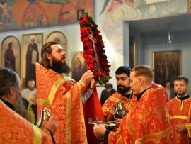 Чин Воздвижения Креста Господня в главном храме Костанайской епархии