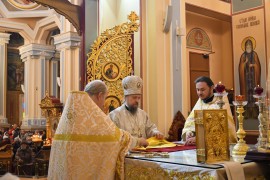 Епископ Геннадий совершил воскресную Литургию в главном храме Южной столицы