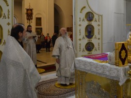 В день празднования Обрезания Господня и памяти святителя Василия Великого епископ Варнава совершил Божественную литургию в главном храме епархии