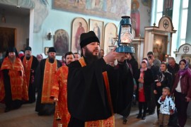 Благодатный огонь доставлен в Костанай