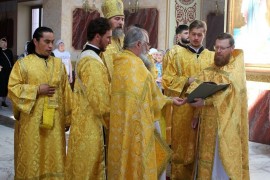 Архиерейское служение в день празднования Собора всех святых, в земле Российской просиявших