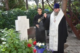Управляющий епархией совершил заупокойную литию на бывшем городском кладбище у храма Всех Святых