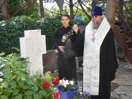 Управляющий епархией совершил заупокойную литию на бывшем городском кладбище у храма Всех Святых
