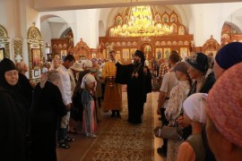 Архиепископ Амфилохий совершил Божественную Литургию в Андреевском кафедральном соборе