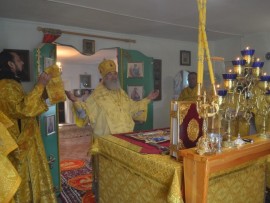 Архиепископ Павлодарский и Экибастузский Варнава совершил Божественный литургии в Никольском храме города Аксу и Елизаветинском храме села Щербакты