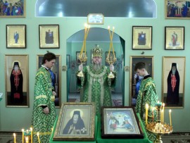 Архиерейская Литургия в праздник прп. Амвросия Оптинского в с. Токуши