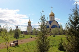 Высокопреосвященнейший архиепископ Серапион совершил Божественную литургию и возглавил торжества по случаю пятилетия великого освящения Свято-Никольского храма в селе Максимовка