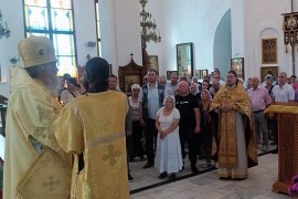 В восьмое воскресенье по Пятидесятнице и день памяти святых отцев шести Вселенских Соборов архиепископ Варнава совершил Литургию в Благовещенском соборе Павлодара