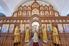 Архиепископ Амфилохий совершил Божественную Литургию в Неделю 7-ю по Пятидесятнице