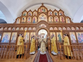 Архиепископ Амфилохий совершил Божественную Литургию в Неделю 7-ю по Пятидесятнице