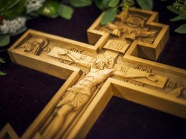 Праздник Происхождения древ Честного Креста Господня