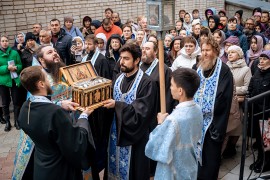 В Костанае молитвенно проводили Пояс Пресвятой Богородицы