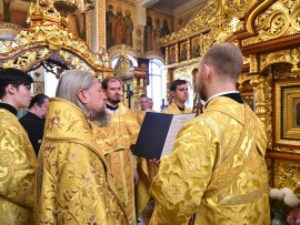 29 октября - Епископ Геннадий совершил службу в Никольском храме г. Алматы