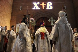 В Светлую Пасхальную ночь Управляющий епархии возглавил торжественное богослужение в Благовещенском кафедральном соборе Павлодара