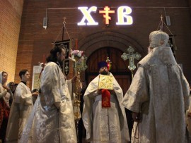 В Светлую Пасхальную ночь Управляющий епархии возглавил торжественное богослужение в Благовещенском кафедральном соборе Павлодара