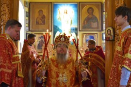 Праздник Преполовения Пятидесятницы в главном храме Петропавловска