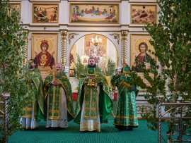 Праздник Живоначальной Троицы в Константино-Еленинском кафедральном соборе Костаная