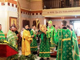 В праздник Святой Троицы Высокопреосвященнейший архиепископ Серапион совершил Литургию в кафедральном соборе Воскресения Христова г. Кокшетау