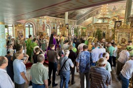 АРХИЕРЕЙСКОЕ СЛУЖЕНИЕ В ДЕНЬ ПРЕСВЯТОЙ ТРОИЦЫ, ПЯТИДЕСЯТНИЦЫ