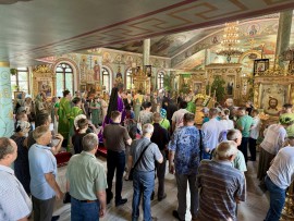 АРХИЕРЕЙСКОЕ СЛУЖЕНИЕ В ДЕНЬ ПРЕСВЯТОЙ ТРОИЦЫ, ПЯТИДЕСЯТНИЦЫ