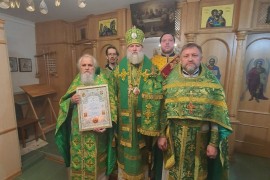 Божественная литургия в день Святого Духа в городе Алга архиерейским чином