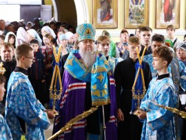 Архиерейская Литургия в кафедральном соборе Вознесения Господня