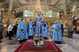 В праздник Введения во храм Пресвятой Богородицы епископ Чимкентский и Туркестанский Хрисанф совершил всенощное бдение и Литургию в главном храме епархии