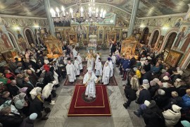 Рождество Господа и Бога и Спаса нашего Иисуса Христа. Епископ Чимкентский и Туркестанский Хрисанф совершил праздничные богослужения в Свято-Никольском кафедральном соборе г. Шымкента