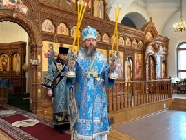 Праздничная Божественная Литургия в день Сретения Господня