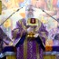 Архиерейская Литургия в Неделю Крестопоклонную