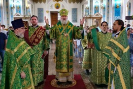 В празднование Святой Троицы епископ Игнатий возглавил праздничные богослужения в Никольском соборе Актобе